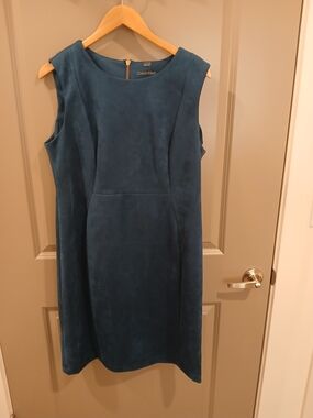 Calvin Klein SIZE 16  Teal Sleeveless Sheath Dress with Gold Zip